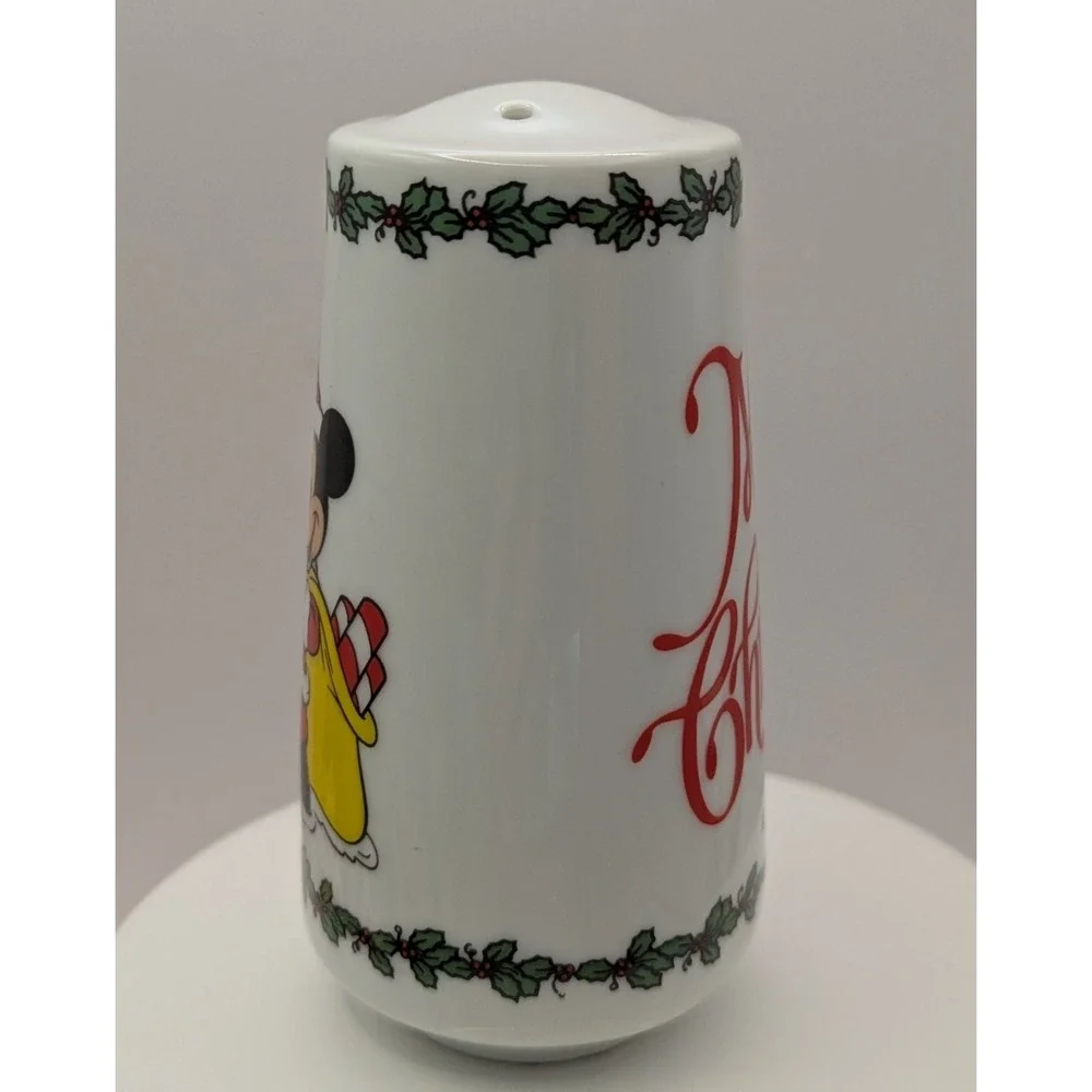 Disney Japan Santa Mickey Mouse Merry Christmas Salt‎ & Pepper Shakers Porcelain